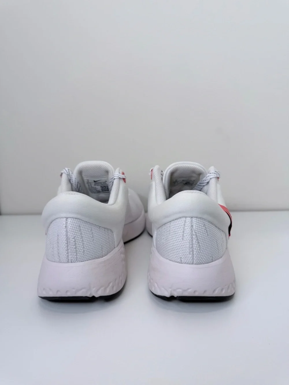 Nike Wmns Renew Serenity Run 'White Magic Ember' gym running streetwear